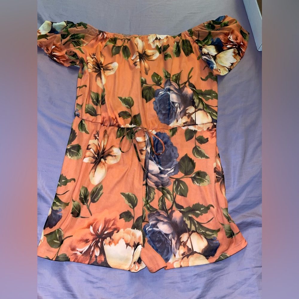 NWOT tropical romper 2x very cute off the shoulder